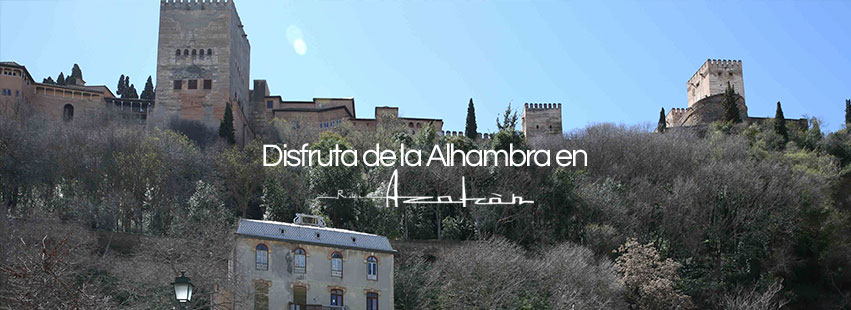 Cena En Granada En Terraza Con Vistas A La Alhambra En